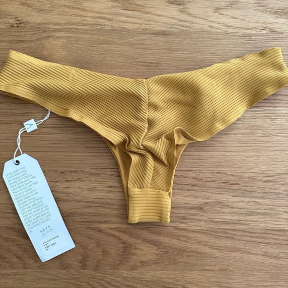 NWT Ribbed Kiki - Picture 3 of 4